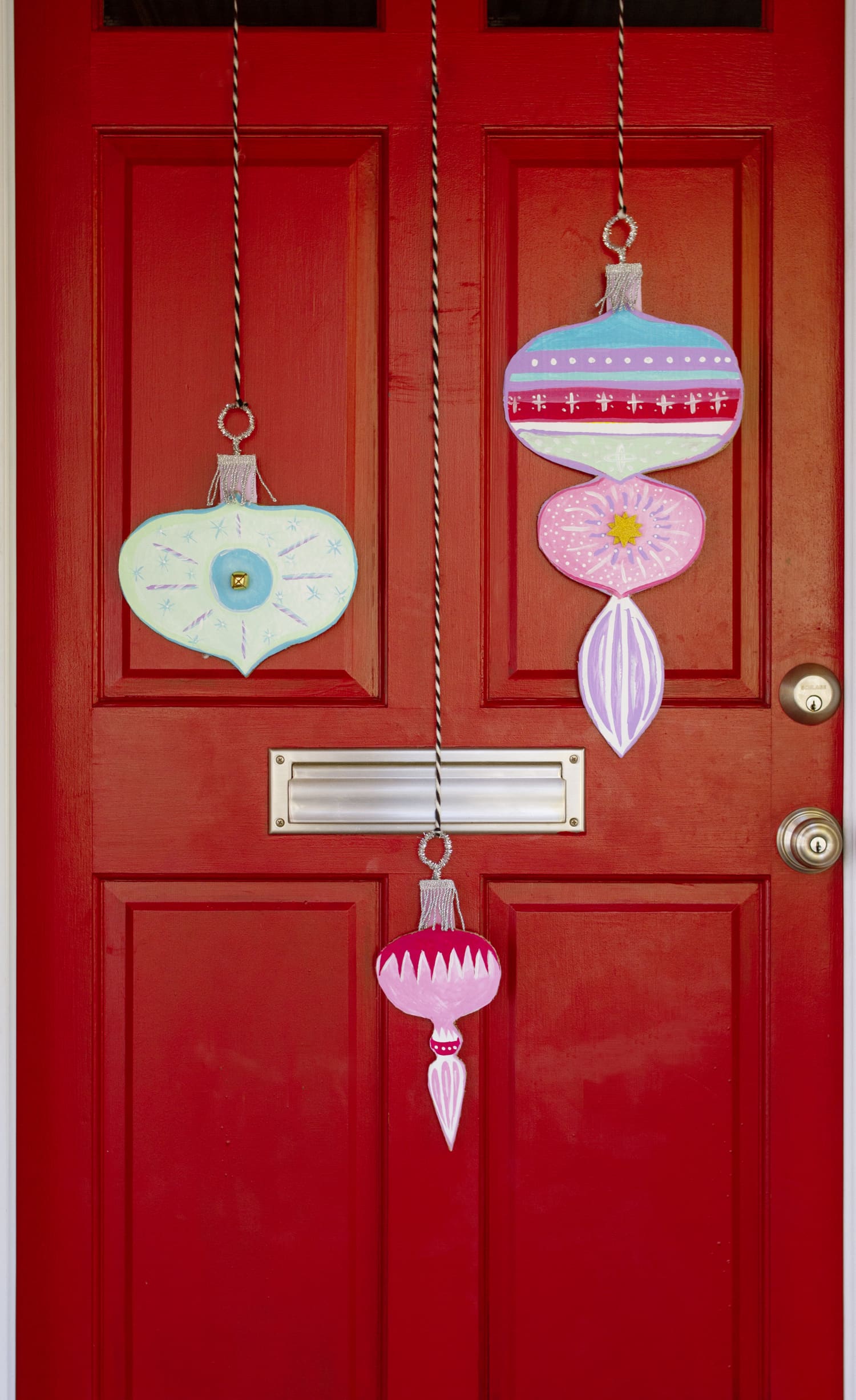 How to Make DIY Ornament Door Decorations | Apartment Therapy
